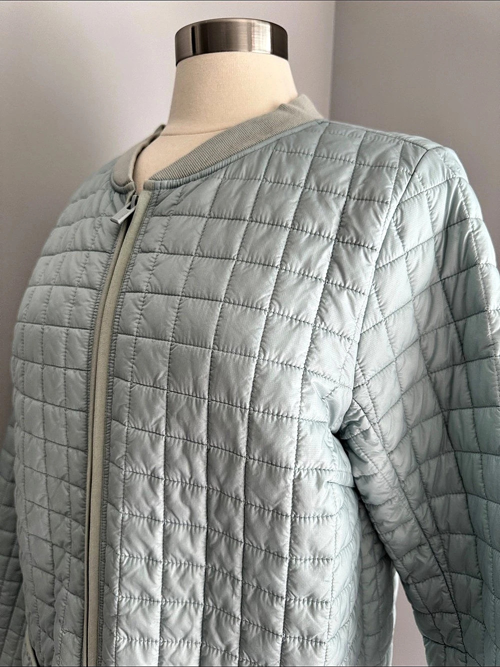 Athleta Grandview PrimaLoft Quilted Longline Jacket Light Sage Medium
